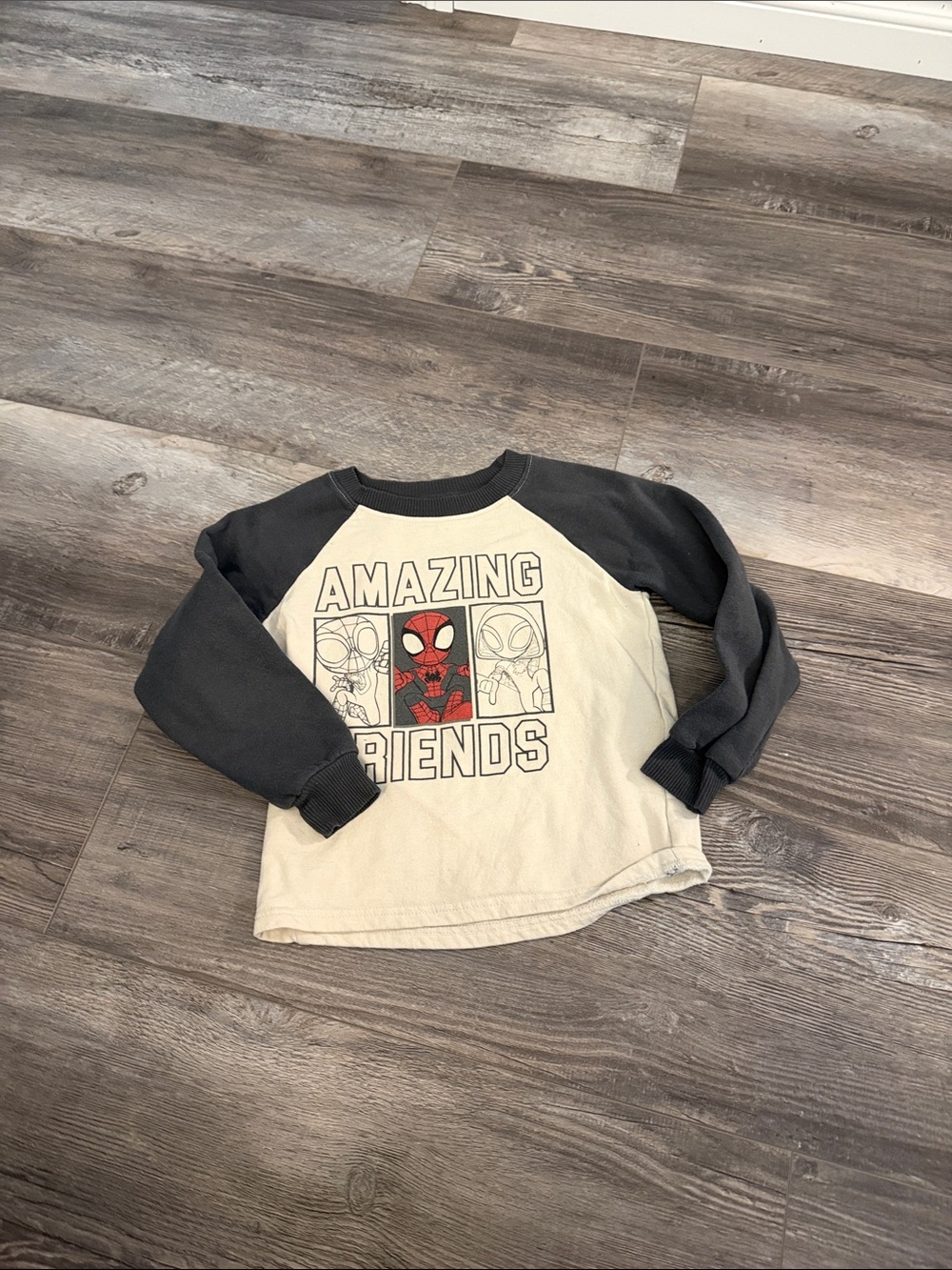 Marvel Kids 'Amazing Friends' Long-Sleeve Raglan Tee - Black & Cream